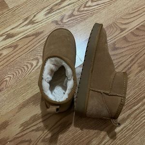 Ultra mini Ugg inspired